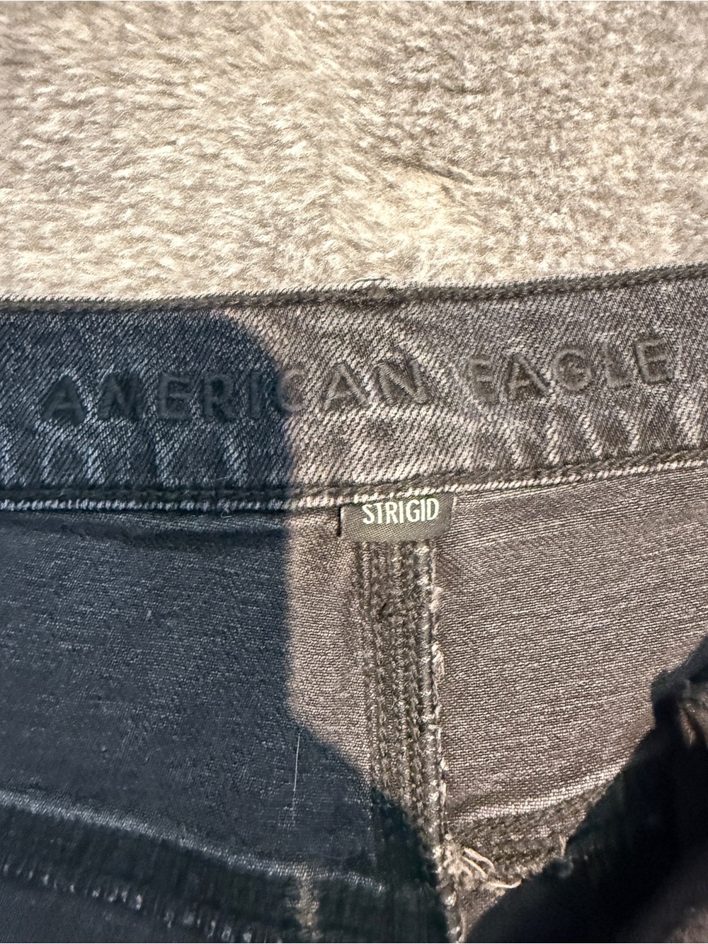 American Eagle Women’s Dark Gray Relaxed Fit Jeans - Picture 2 of 4